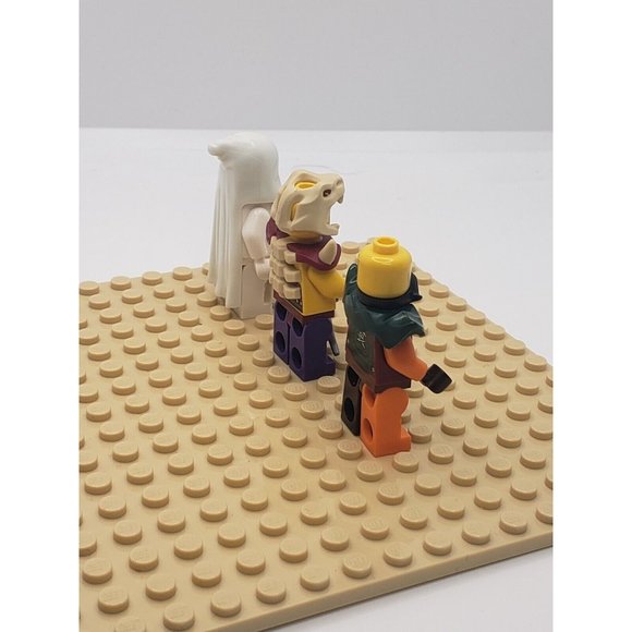 LEGO Lot 3 Mixed Minifigure Glow in Dark Ghost 9467 + two Other Figs C0496 - Picture 7 of 12